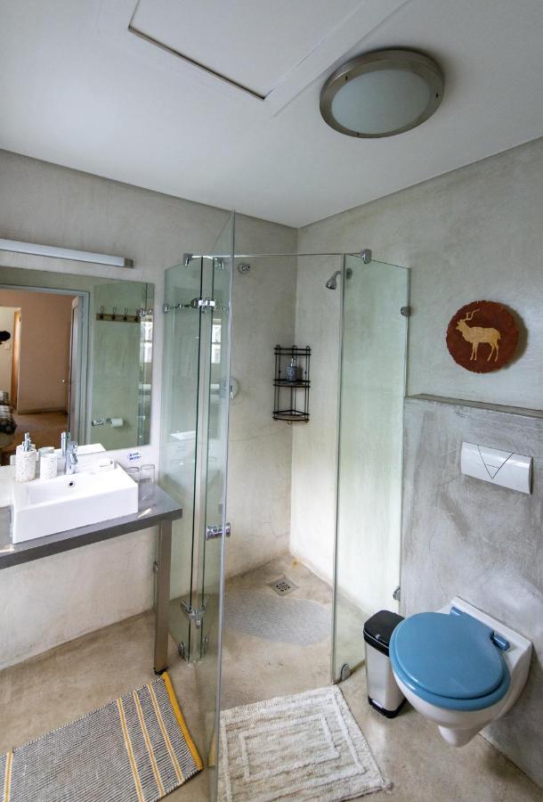 Vondelhof Guesthouse Виндхук Экстерьер фото