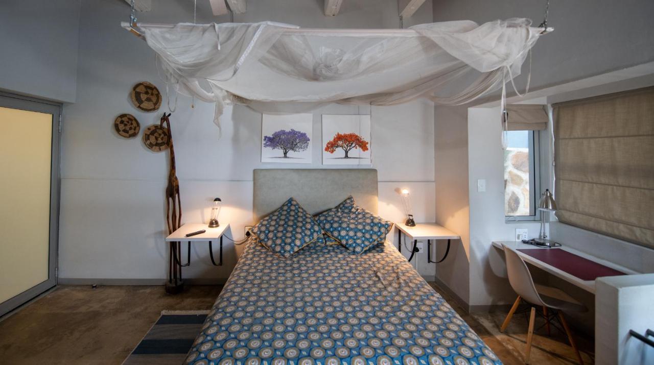Vondelhof Guesthouse Виндхук Экстерьер фото