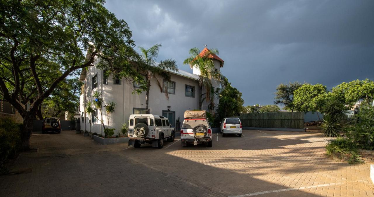 Vondelhof Guesthouse Виндхук Экстерьер фото
