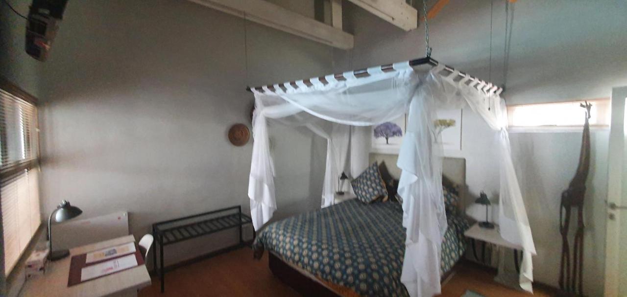 Vondelhof Guesthouse Виндхук Экстерьер фото
